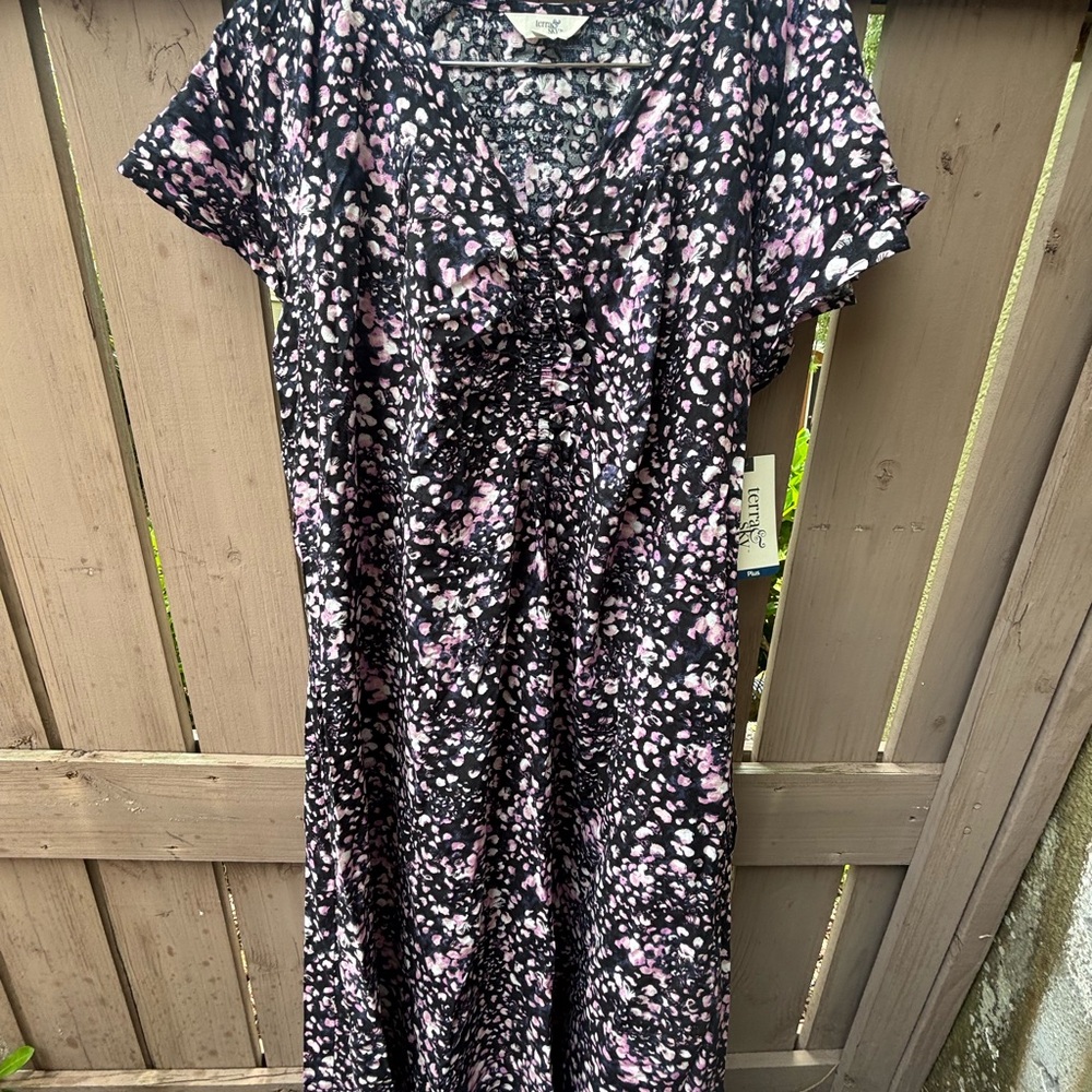 🎉NWT🎉 Black and Pink Floral MIDI Dress
